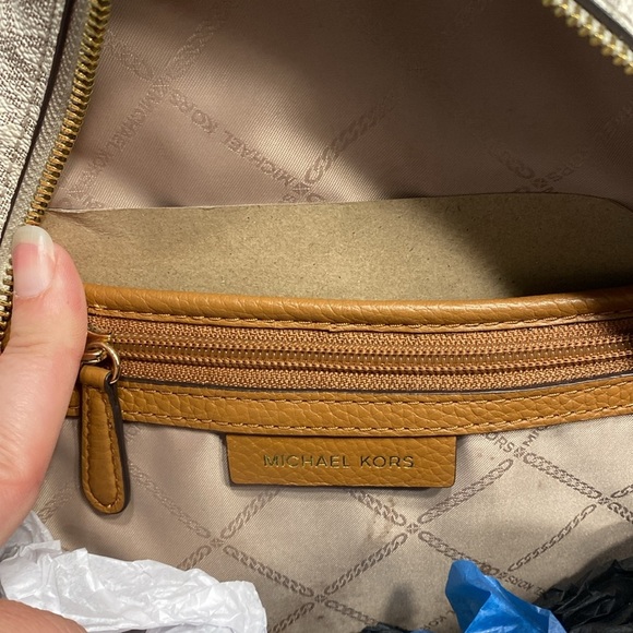 Michael Kors Backpack EUC retails $398 - Picture 7 of 8